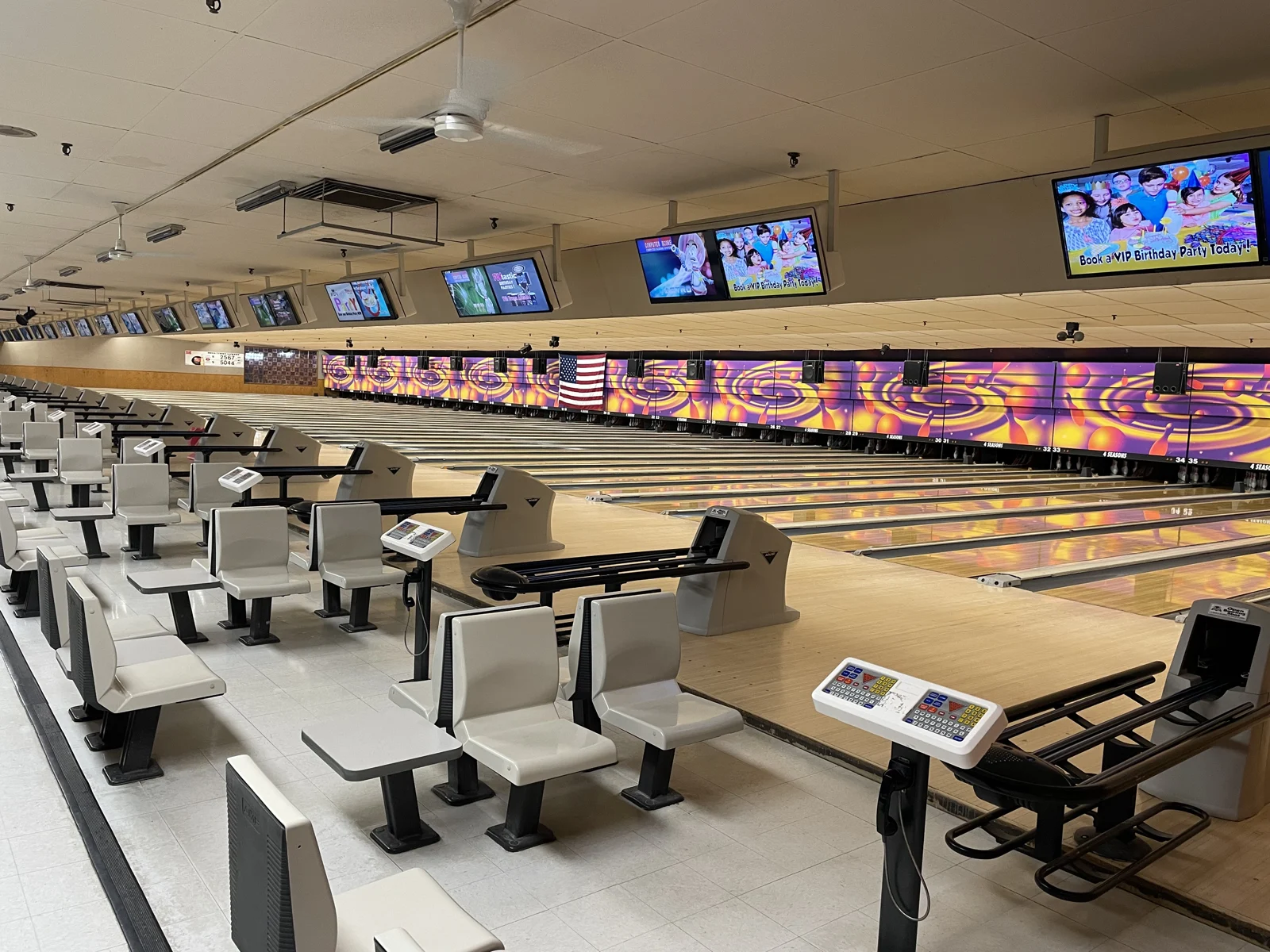 The bowling lanes at 4 Seasons Freeport